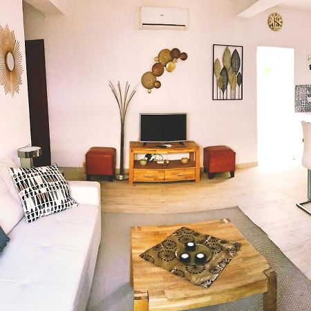 Town House With Patio In Quiet Residential Area 10 Min From Beach Torremolinos Zewnętrze zdjęcie