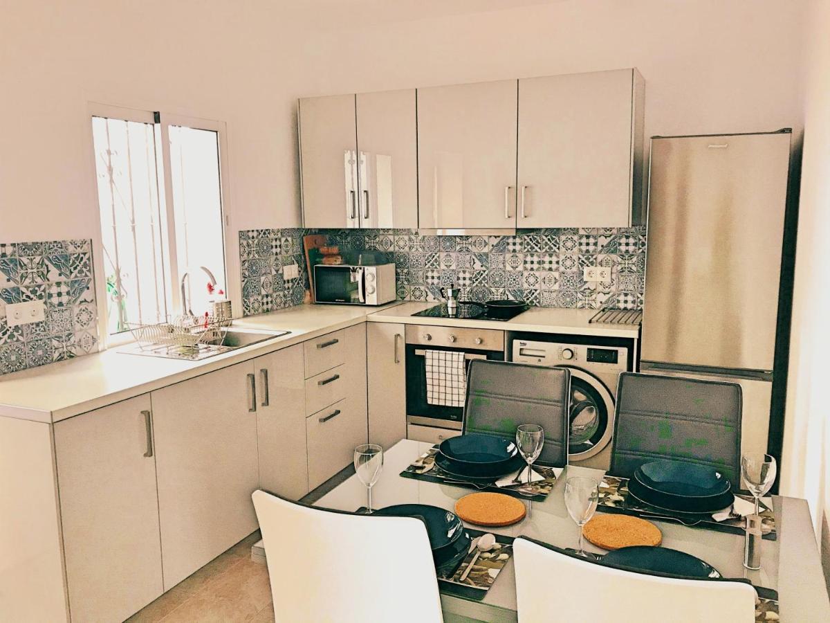 Town House With Patio In Quiet Residential Area 10 Min From Beach Torremolinos Pokój zdjęcie