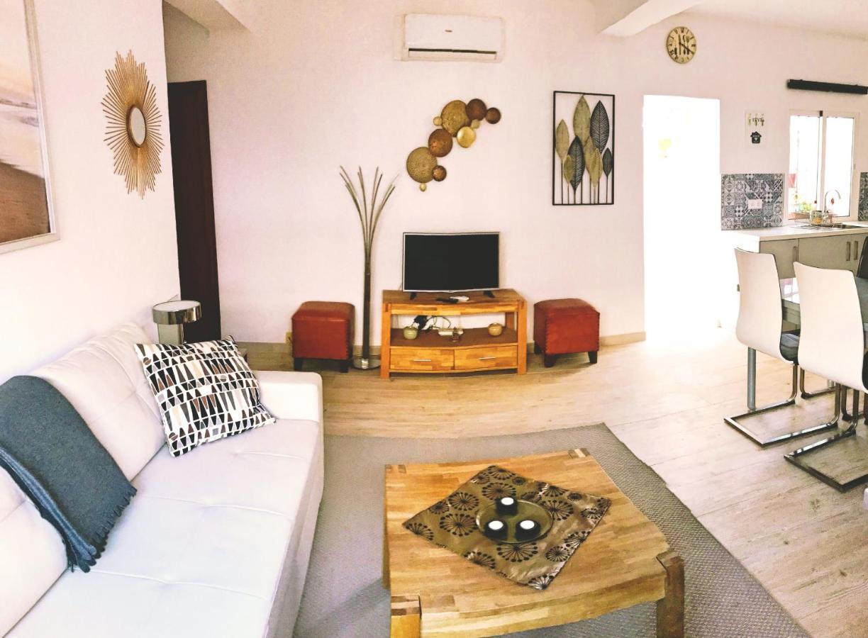 Town House With Patio In Quiet Residential Area 10 Min From Beach Torremolinos Zewnętrze zdjęcie