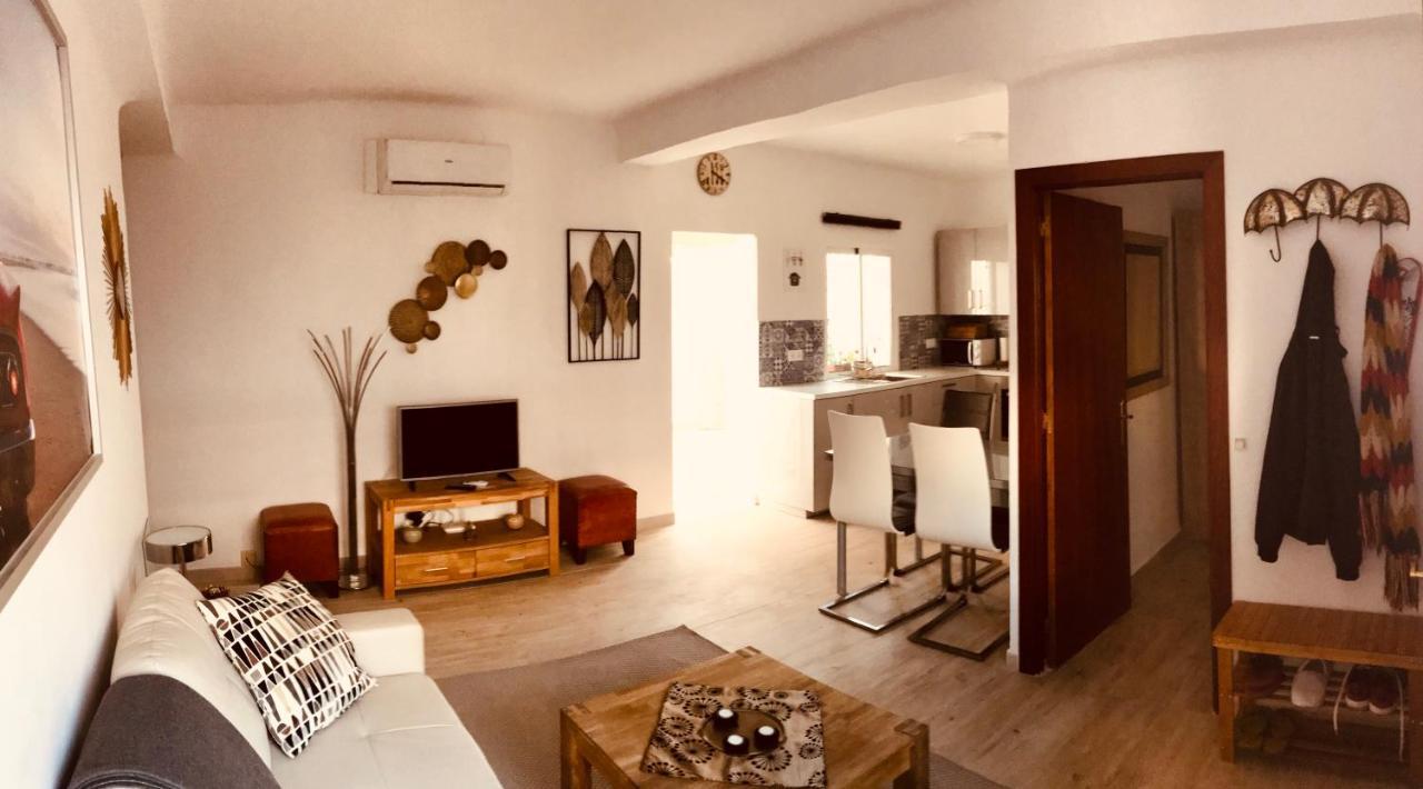 Town House With Patio In Quiet Residential Area 10 Min From Beach Torremolinos Zewnętrze zdjęcie